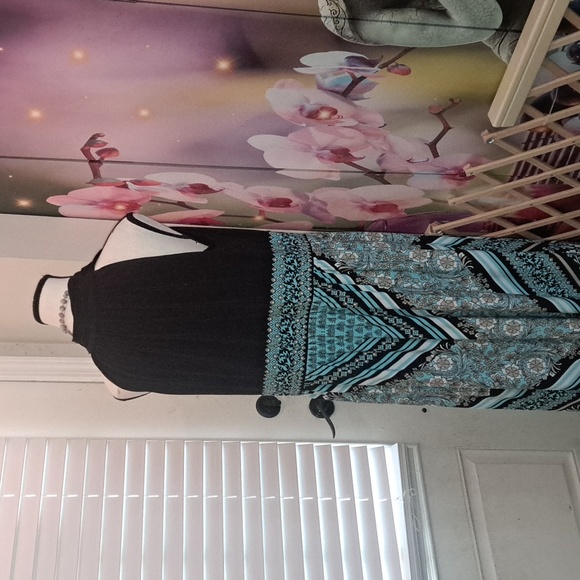 MAXI DRESS - Picture 4 of 6